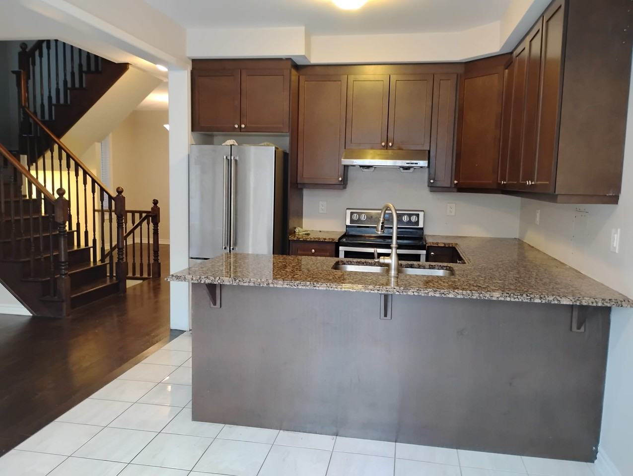 106 Benhurst Crescent - Photo 7 of 25