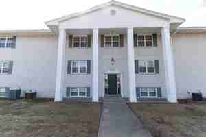 featured image of 1646 Towne Dr