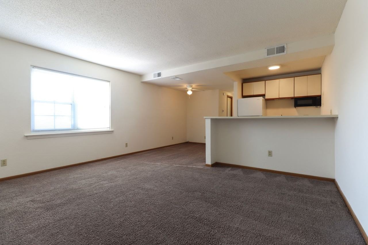 Greentree Condominiums - Photo 2 of 9