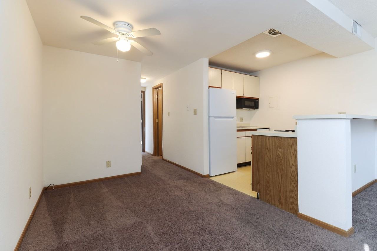Greentree Condominiums - Photo 3 of 9