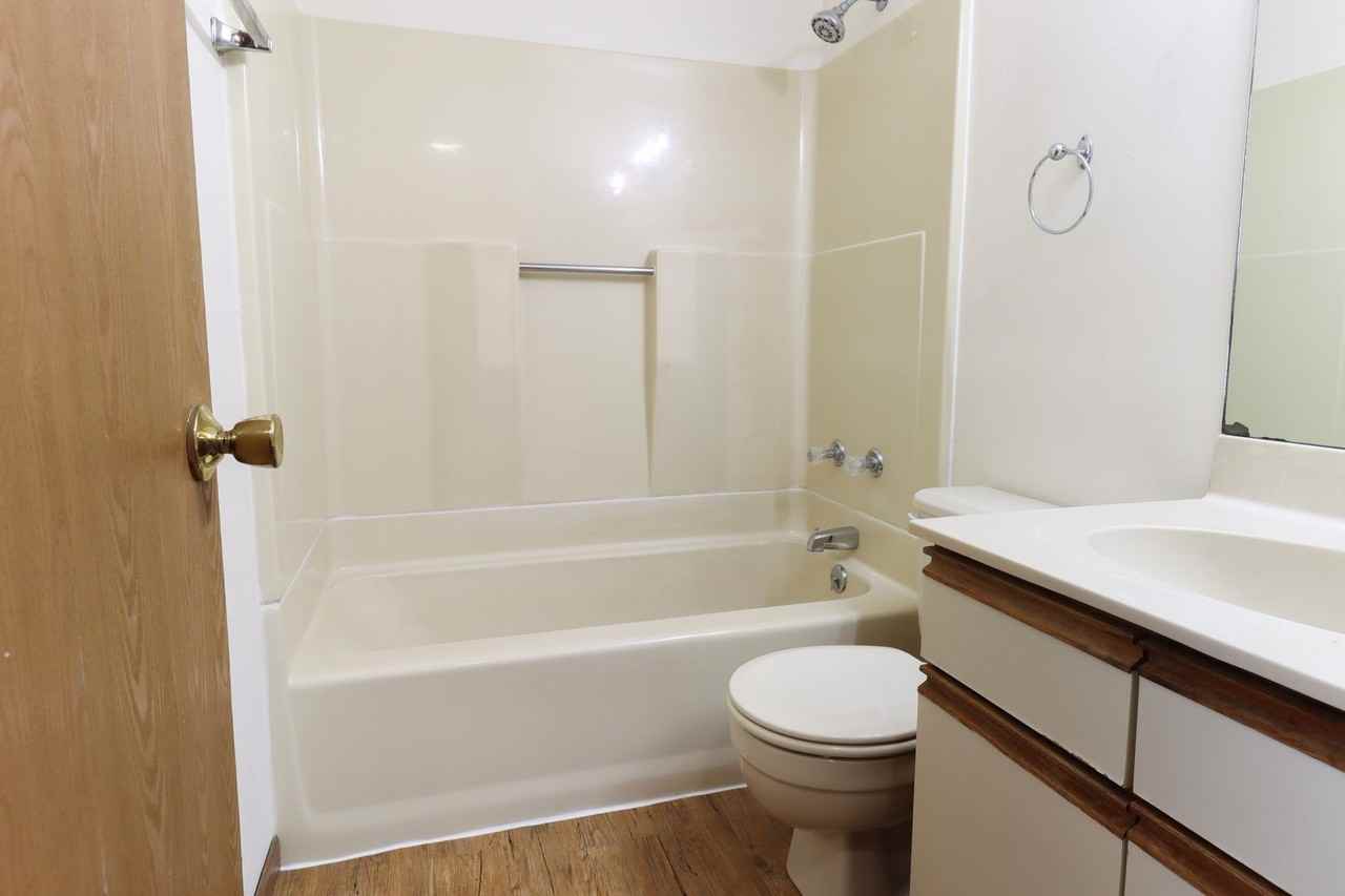 Greentree Condominiums - Photo 5 of 9