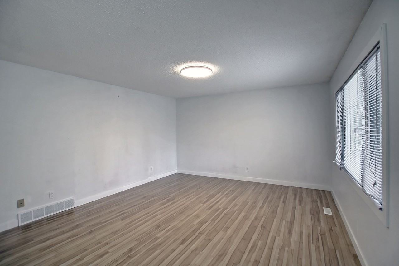 6607 Malvern Rd NE - Photo 6 of 47