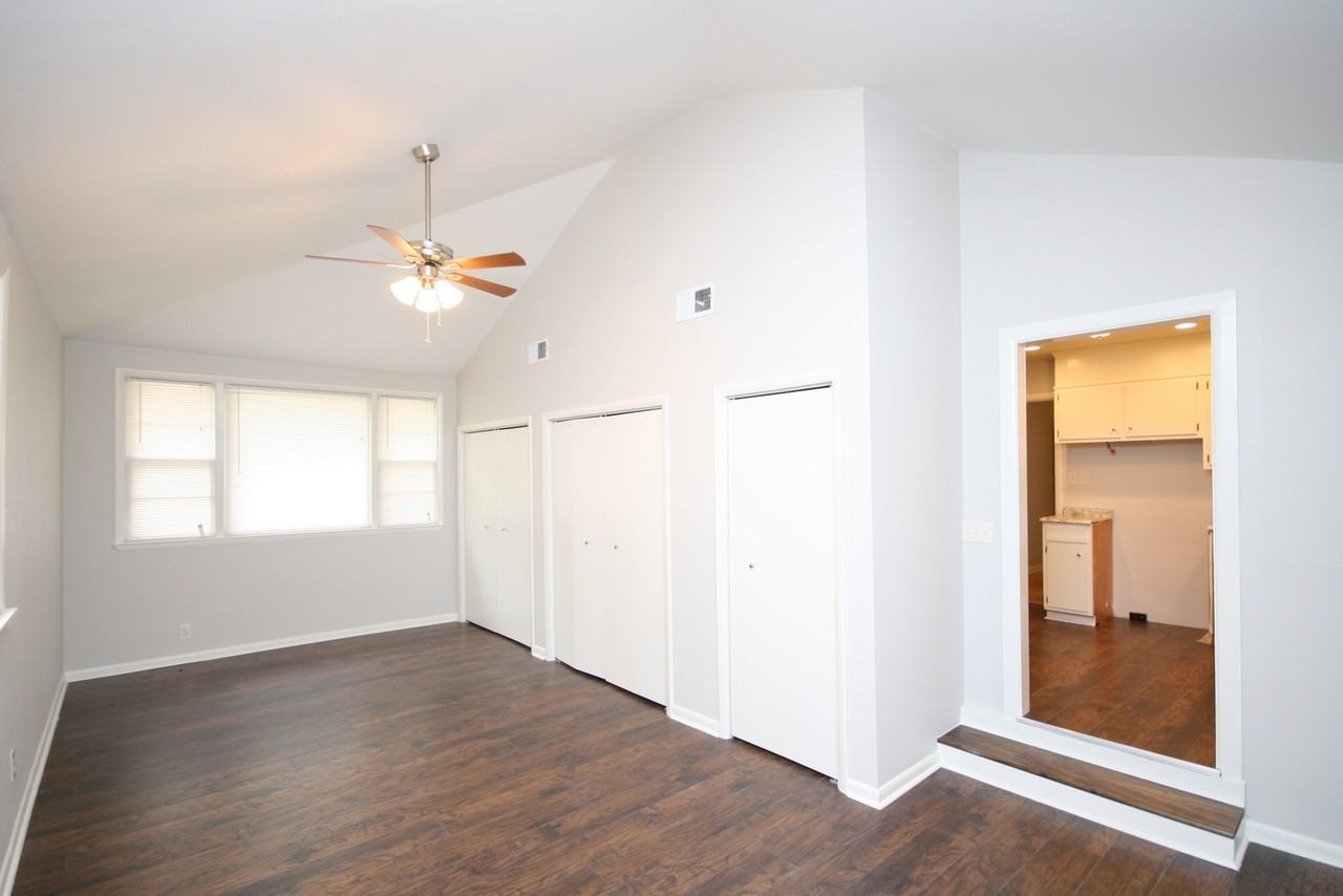 7620 Charlotte Dr Sw #1 - Photo 4 of 25