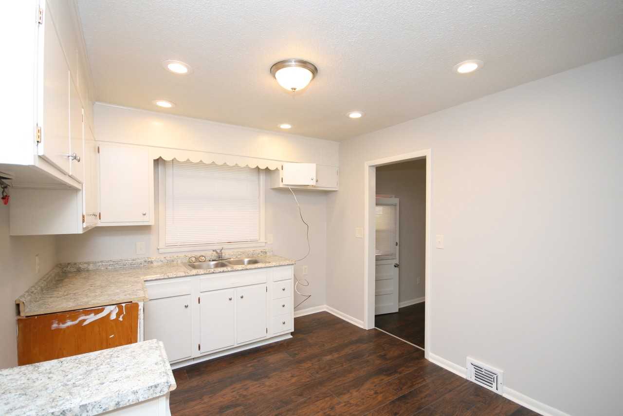 7620 Charlotte Dr Sw #1 - Photo 6 of 25
