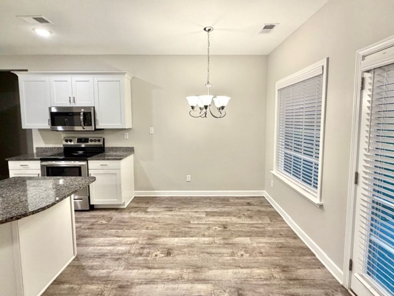 5592 Tucker Landing Dr - Photo 4 of 10