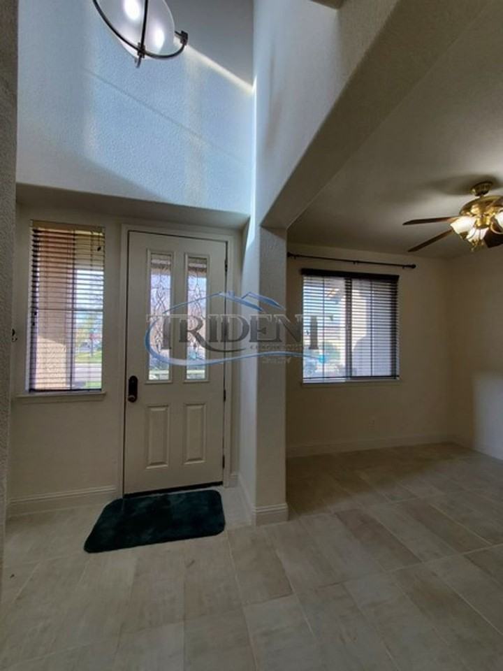 1728 Cattail Dr - Photo 3 of 25