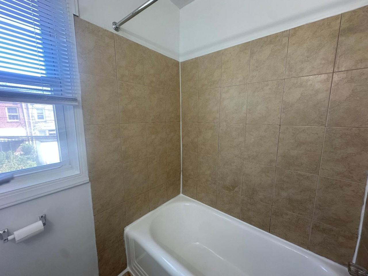 1025 17th St Ne - Photo 7 of 11