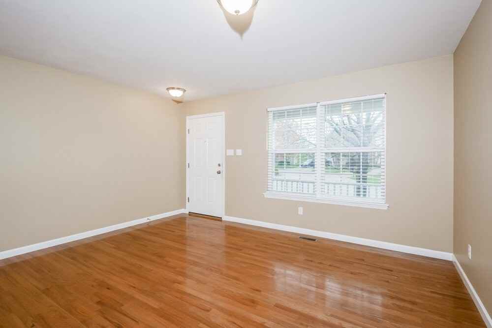 126 August Pl - Photo 6 of 17