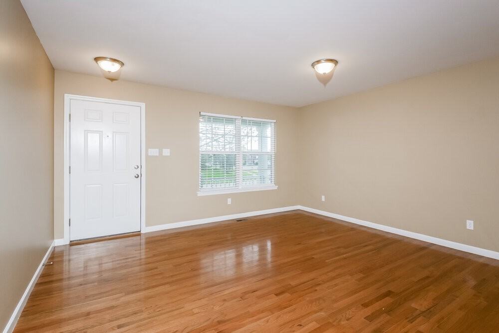 126 August Pl - Photo 7 of 17