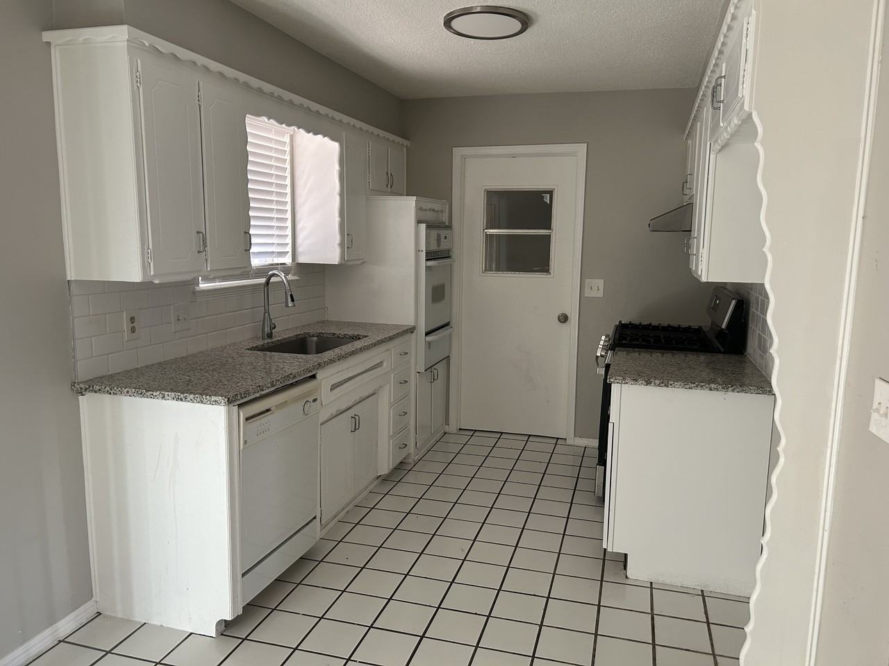 8300 Nw 38th St #1 - Photo 7 of 20