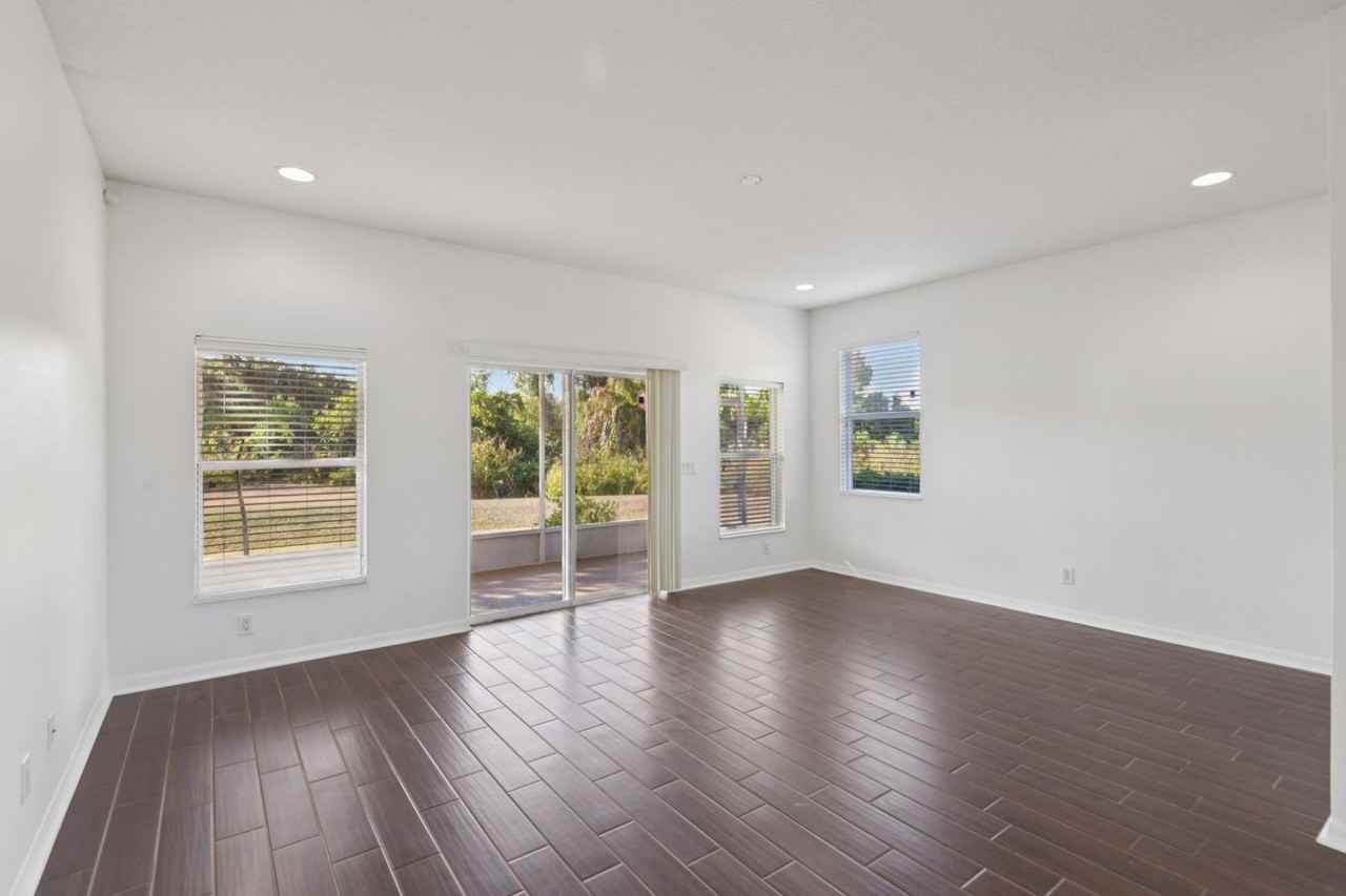 12805 Avelar Manor Pl - Photo 4 of 35