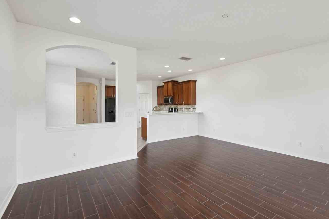 12805 Avelar Manor Pl - Photo 7 of 35