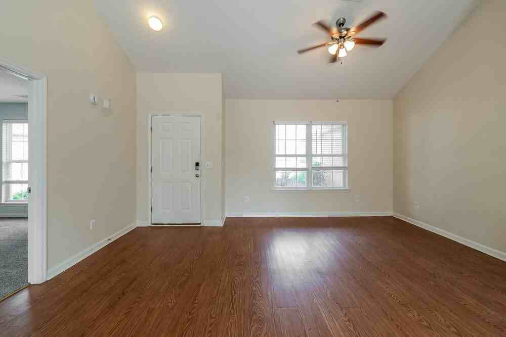 816 Thomas Bay Ct - Photo 3 of 15