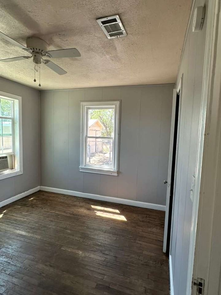 829 S Lipscomb St #1 - Photo 3 of 7