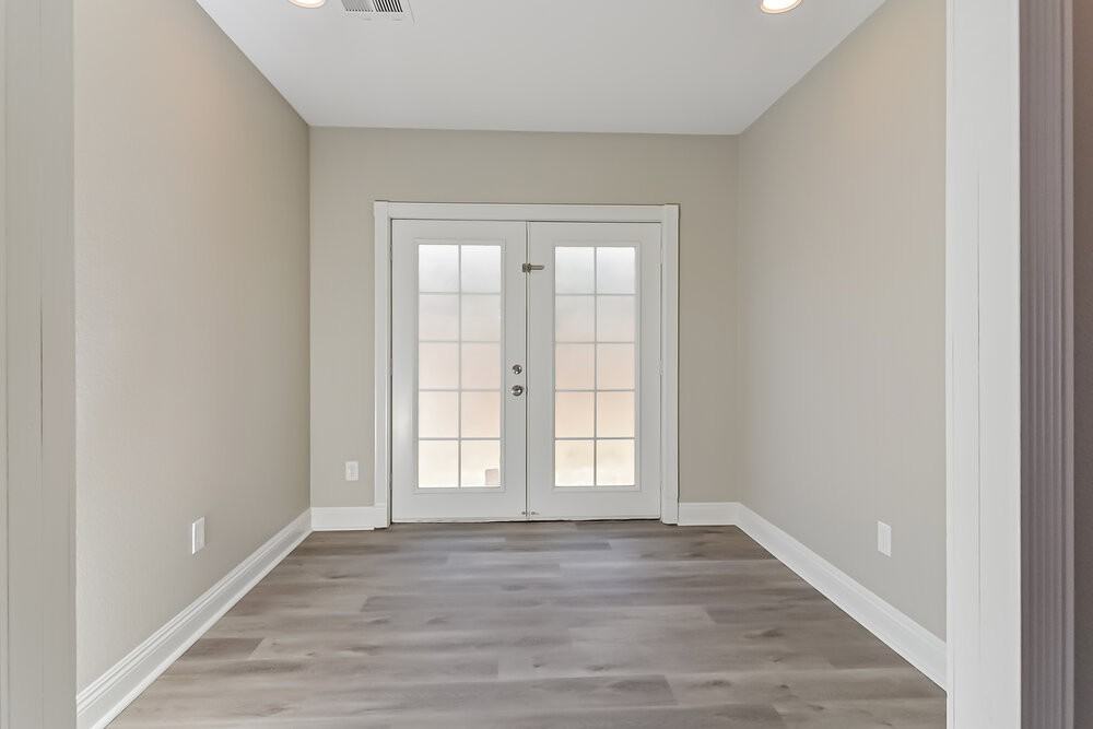 890 Single Tree Dr - Photo 6 of 17