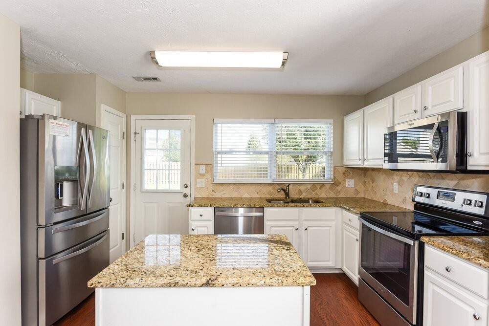 2900 Summer Hollow Ct - Photo 7 of 17