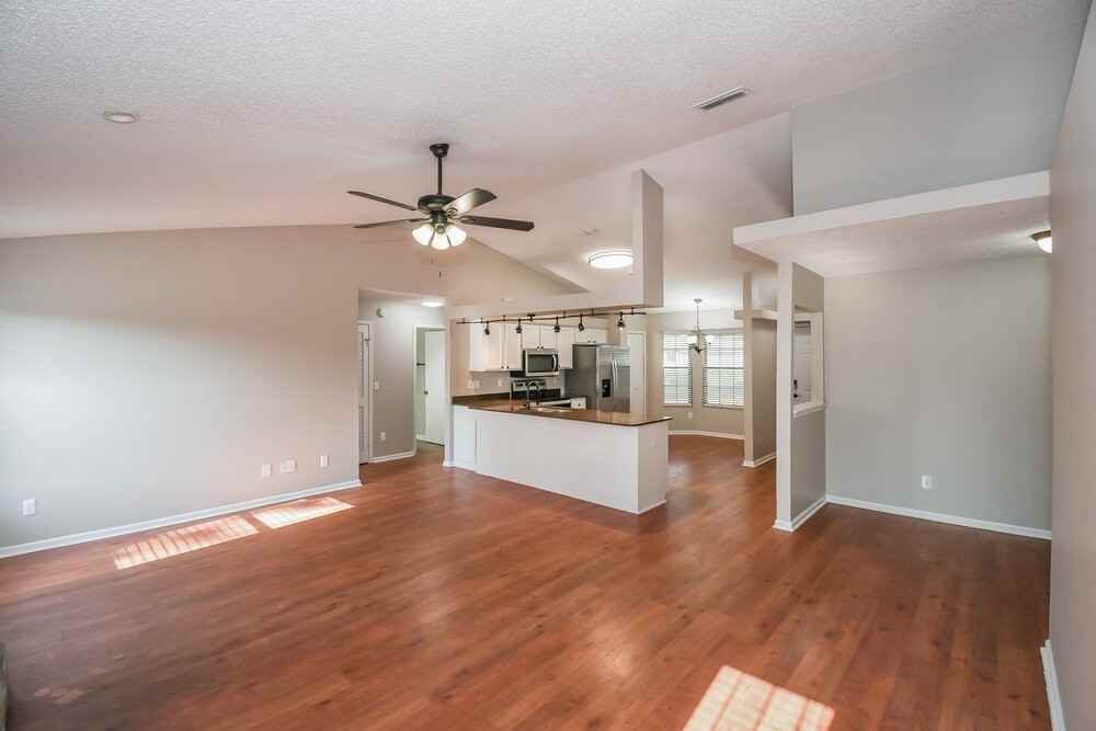 8155 Pineverde Ln - Photo 4 of 16