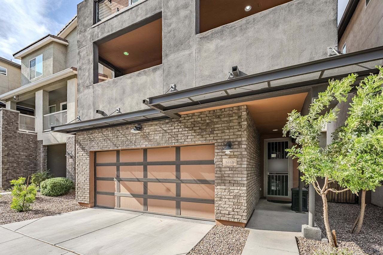 7050 W Carter Dr #1 - Photo 2 of 50