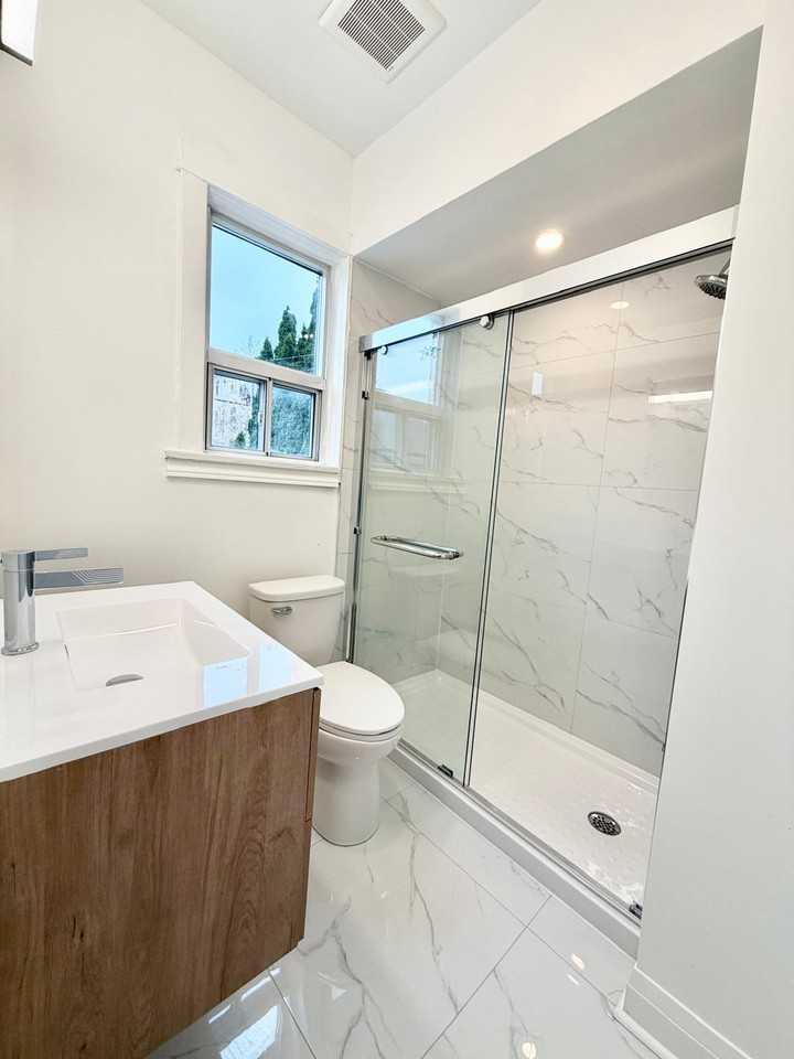 275 Lauder Avenue #1 - Photo 5 of 13