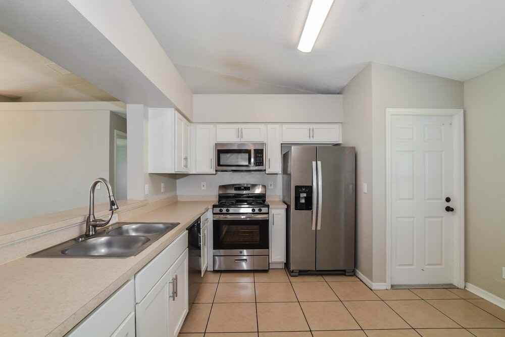 11837 Windflower Ct - Photo 7 of 16