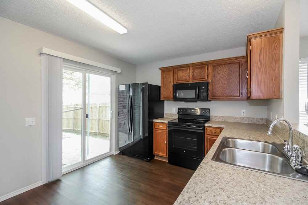 216 High Pointe Ln - Photo 4 of 15