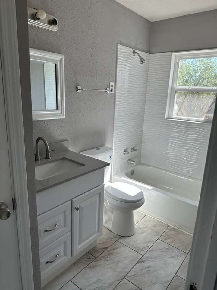 1021 Pryor St #1 - Photo 2 of 8