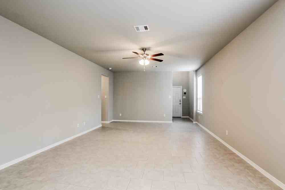 25726 Northpark Palm Dr - Photo 4 of 17