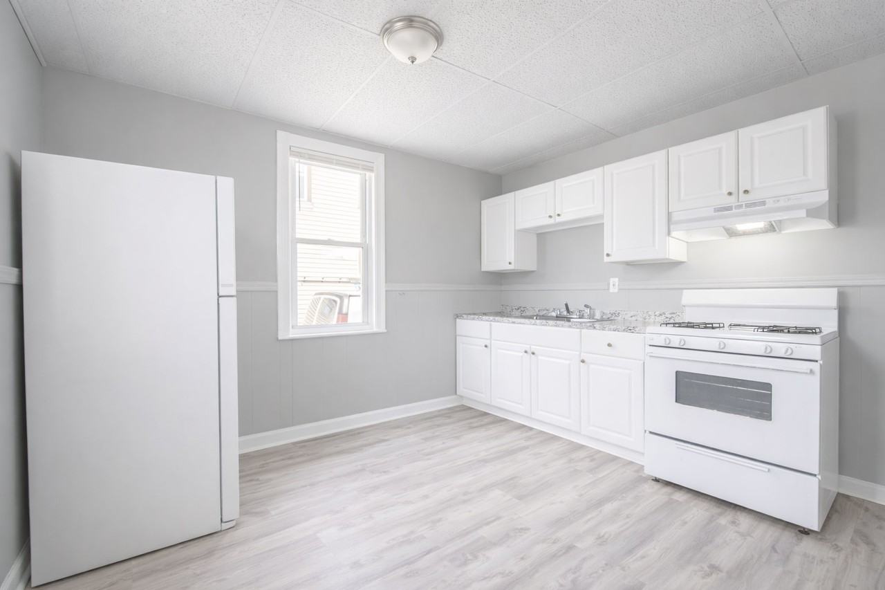424 Kossuth St #1 - Photo 2 of 12