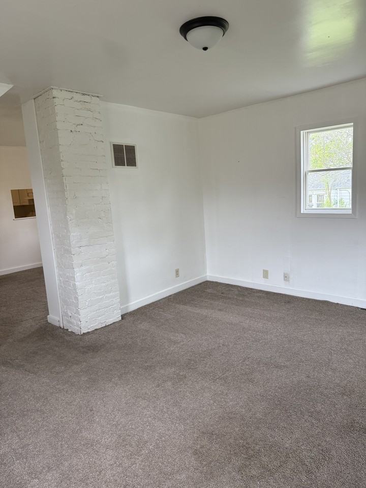 5009 Hoagland Ave #1 - Photo 3 of 11