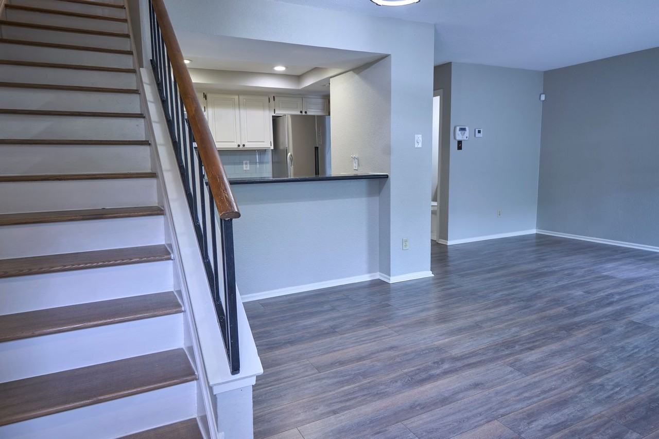 335 Harmony Ct - Photo 3 of 32