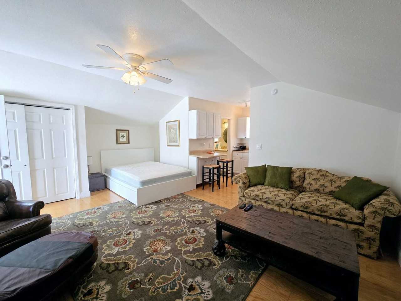 4805B Valhalla Ln - Photo 4 of 10