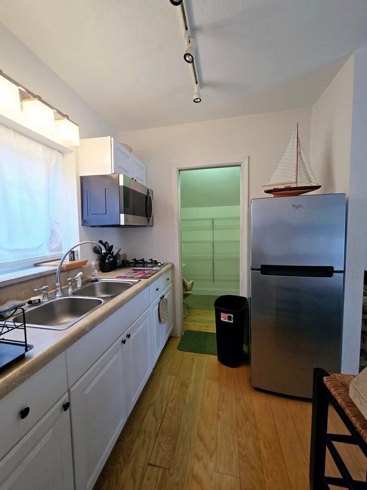 4805B Valhalla Ln - Photo 7 of 10