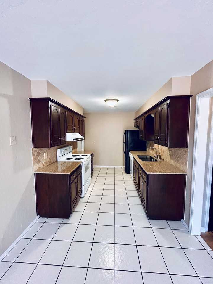 530 Wild Wind Rd #1 - Photo 6 of 23