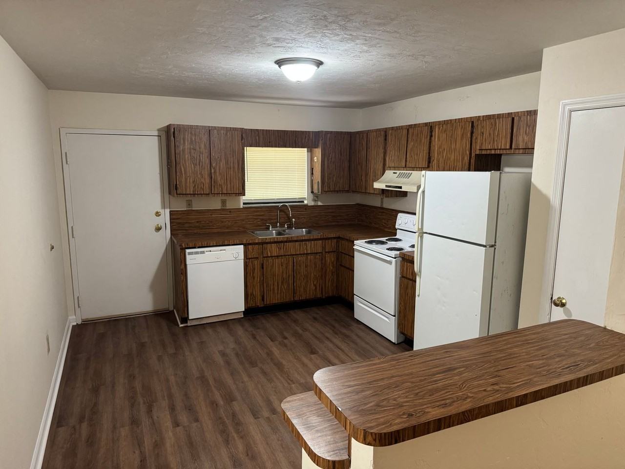 2255 Clara Kee Blvd - Photo 4 of 8