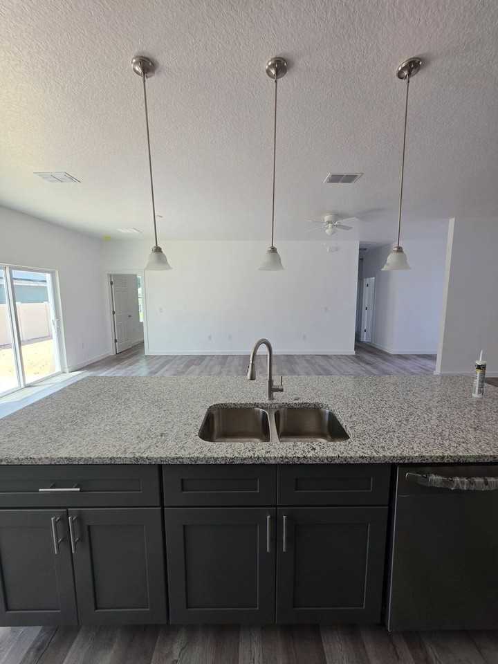 426 Eagle Dr - Photo 7 of 30