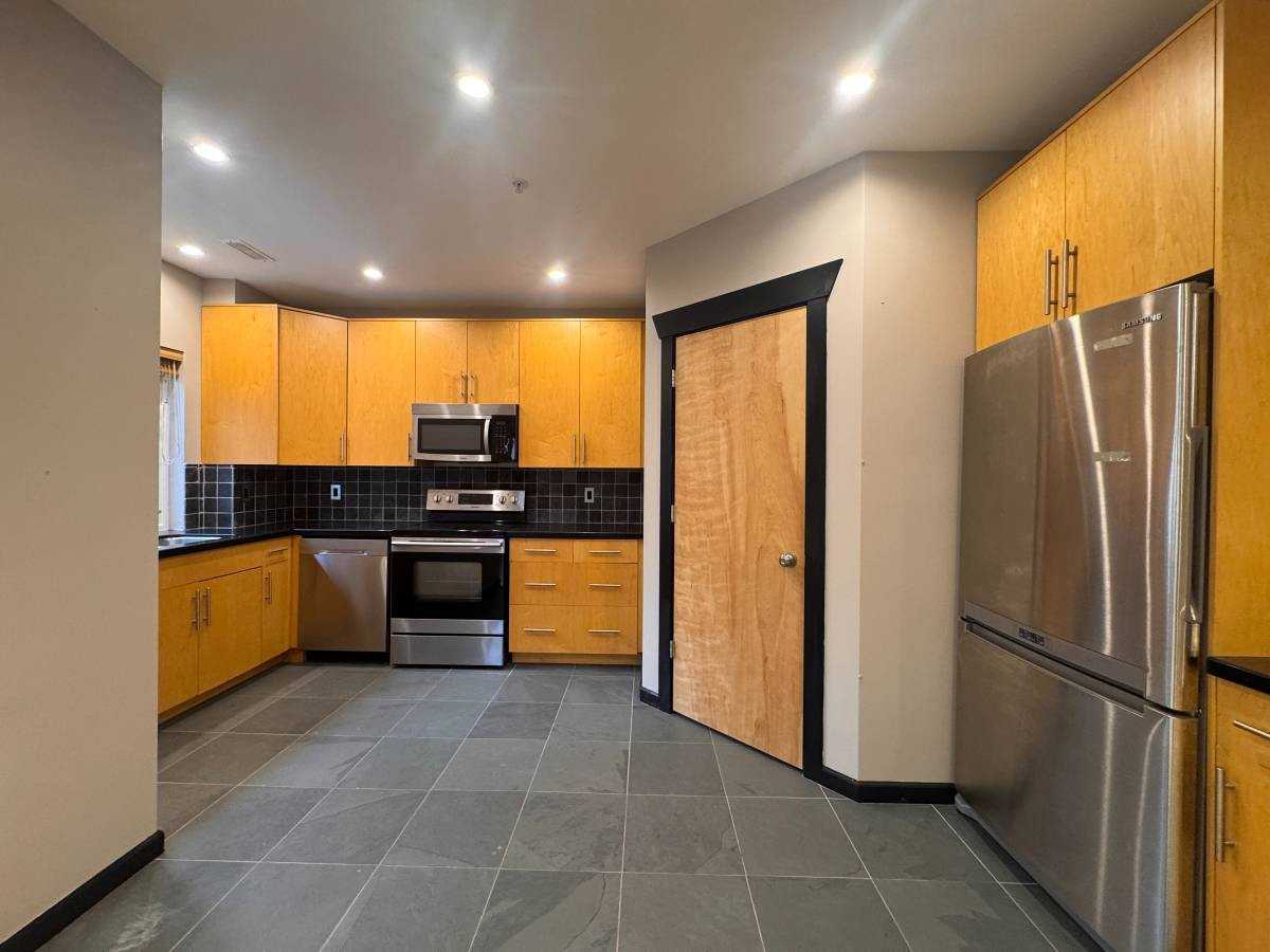 22831 Foreman Drive - Photo 4 of 16