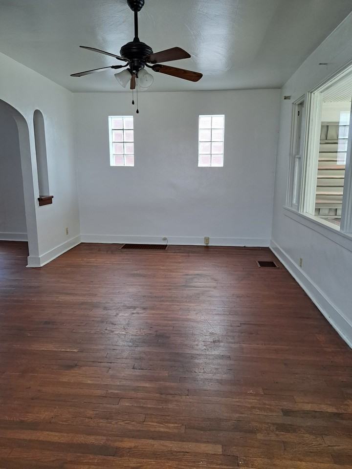 1922 Victoria Ave #1 - Photo 6 of 17