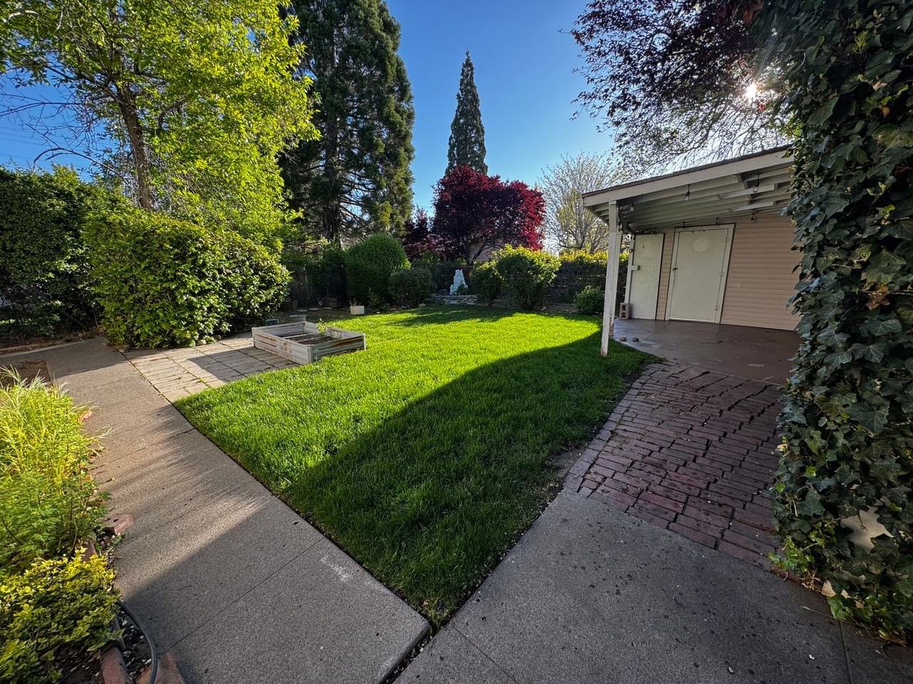 1214 Gordon Ave - Photo 2 of 21