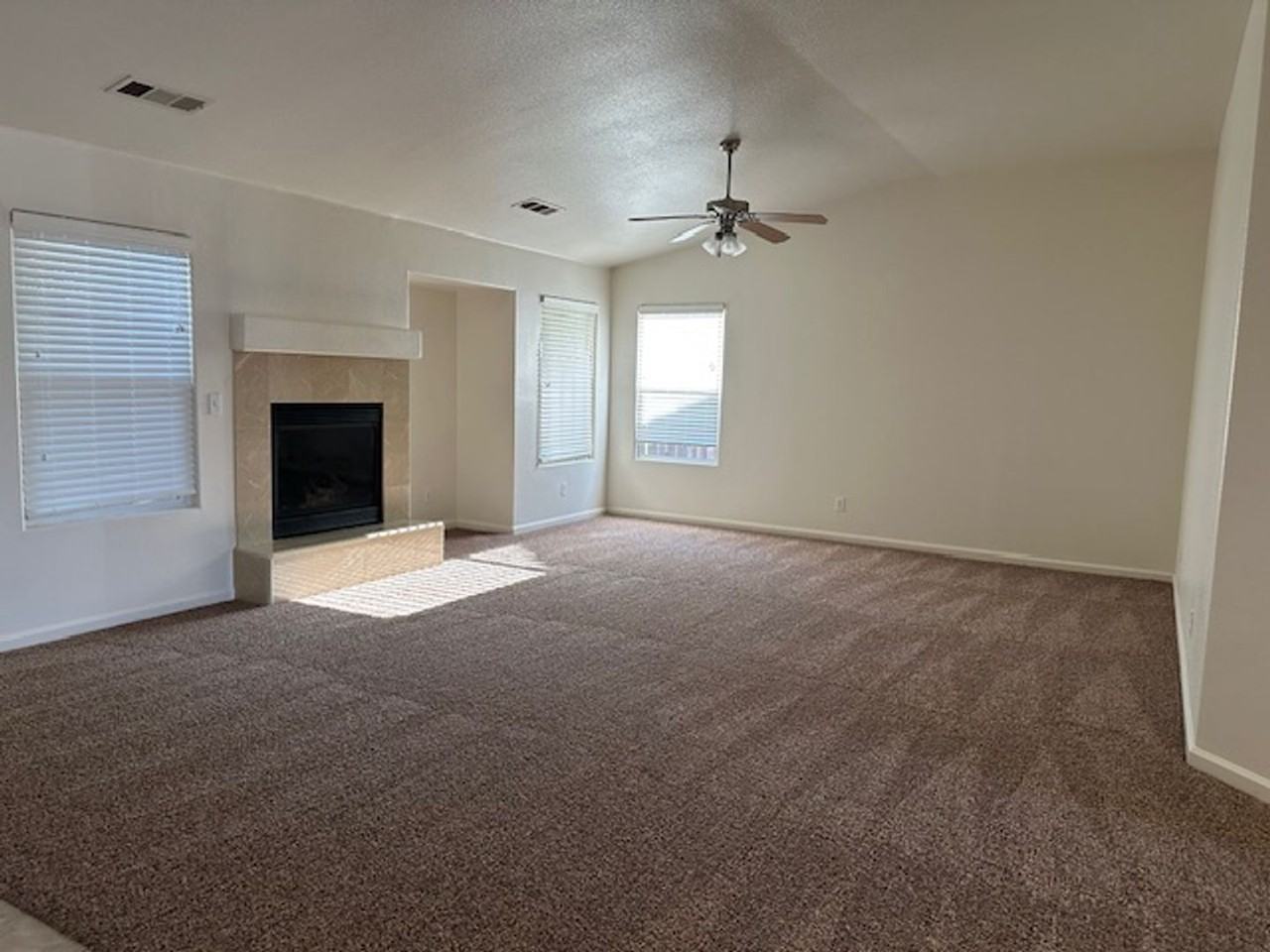 1946 E Sandalwood Ave - Photo 2 of 15