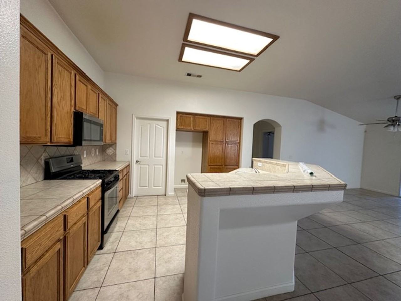 1946 E Sandalwood Ave - Photo 4 of 15