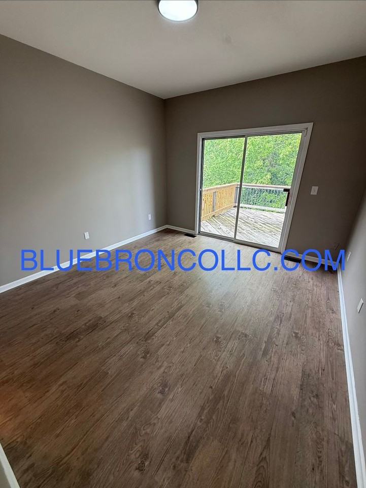 10408 E 45th Ter - Photo 4 of 10