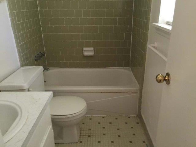 130 Graylynn Dr - Photo 3 of 12