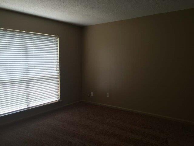130 Graylynn Dr - Photo 5 of 12