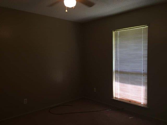 130 Graylynn Dr - Photo 7 of 12