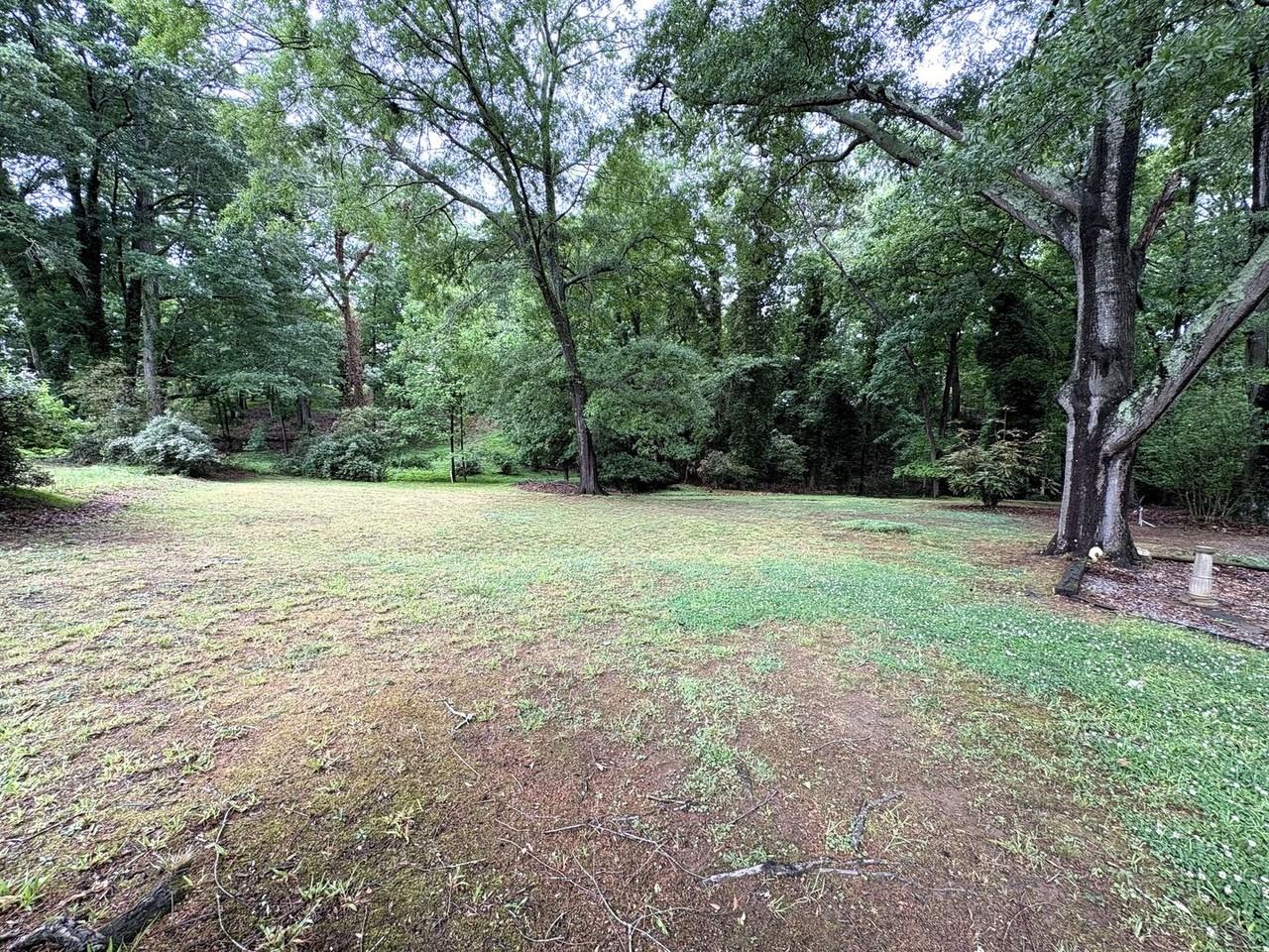 1391 Enota Ave Ne - Photo 3 of 28