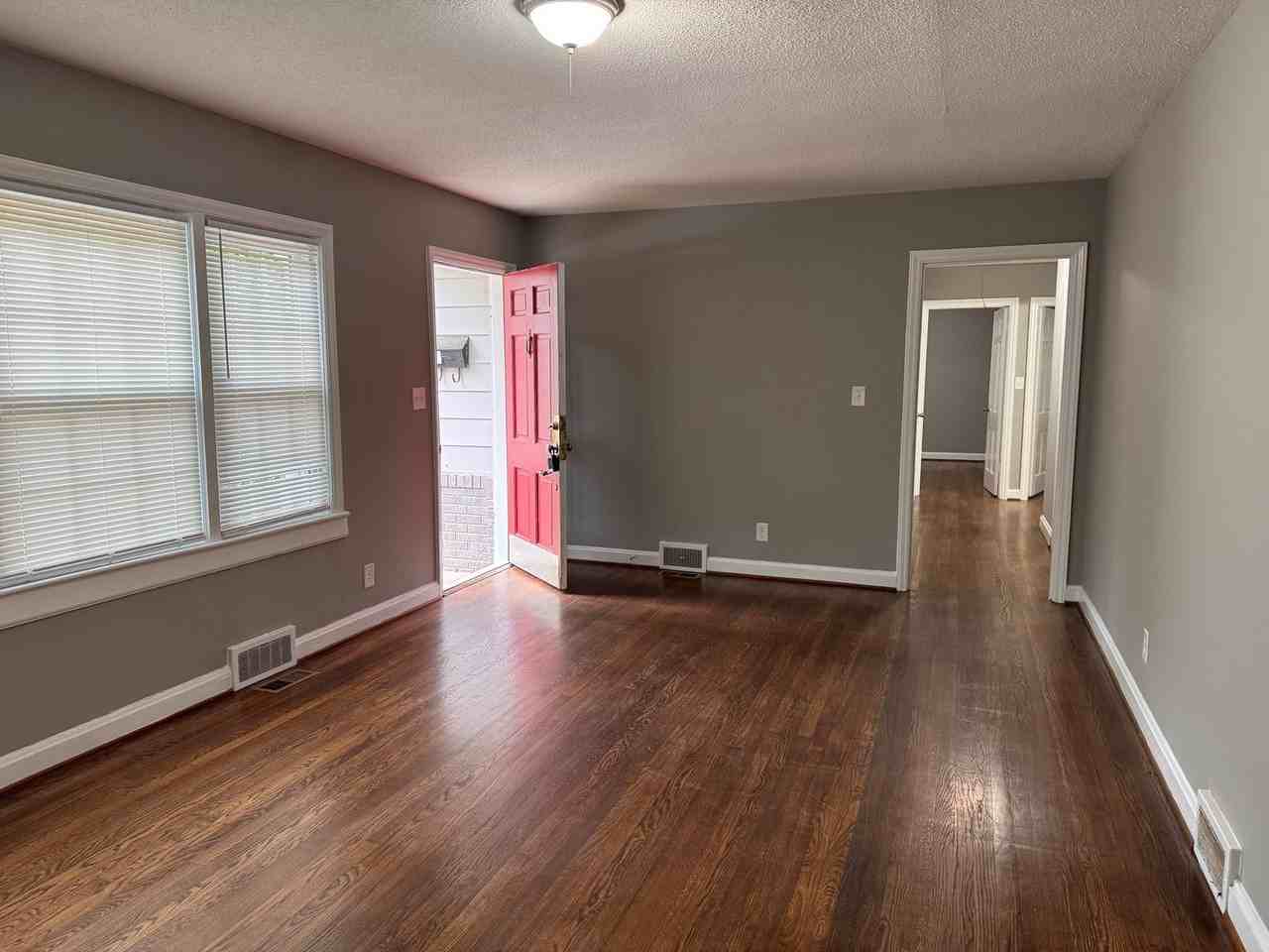 455 E Kivett St - Photo 4 of 26