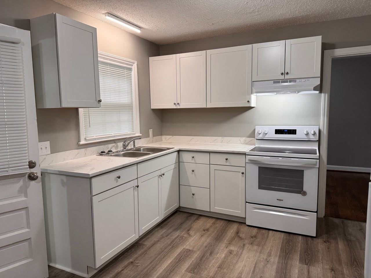 455 E Kivett St - Photo 6 of 26