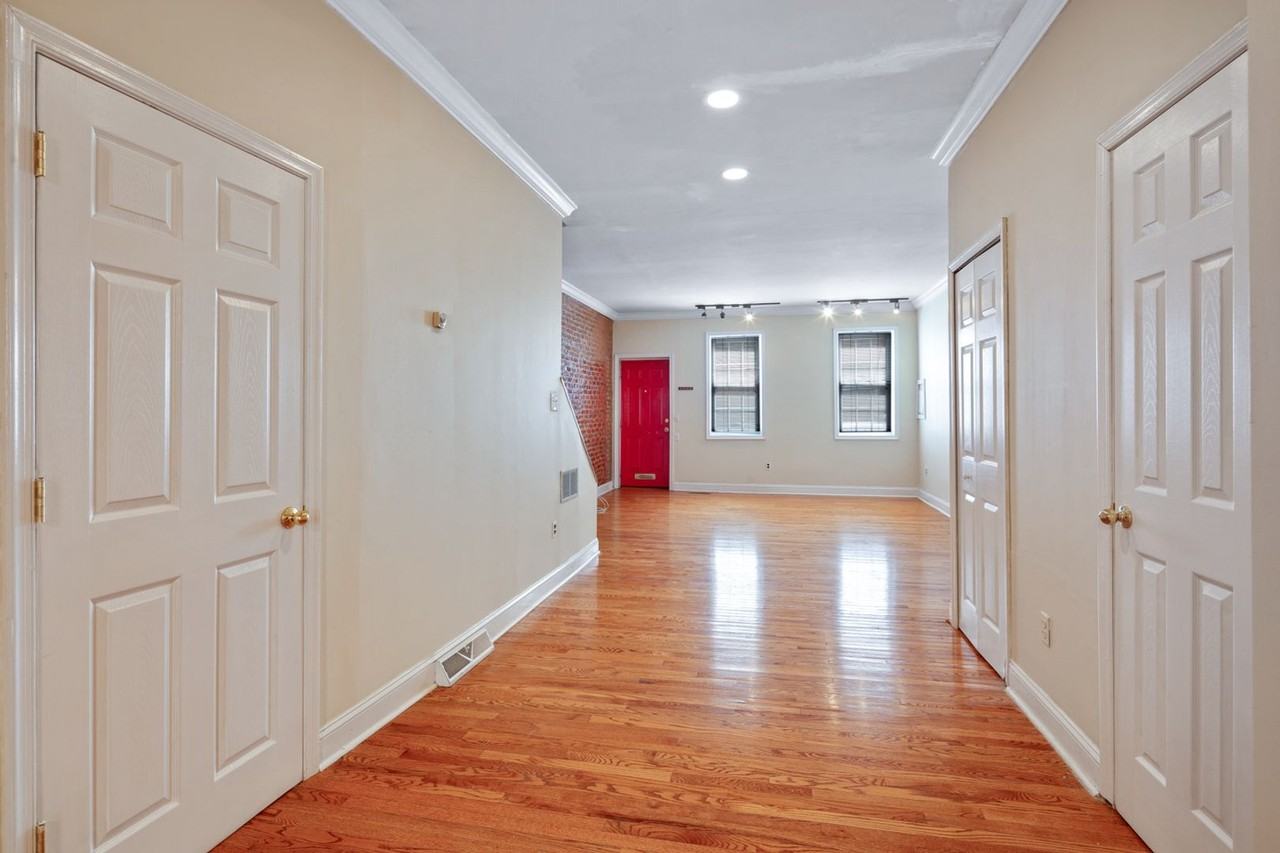 1819 Pemberton St - Photo 6 of 18