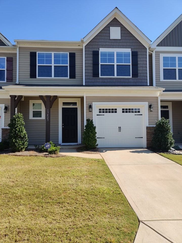 13423 Savannah Point Dr - Photo 2 of 50