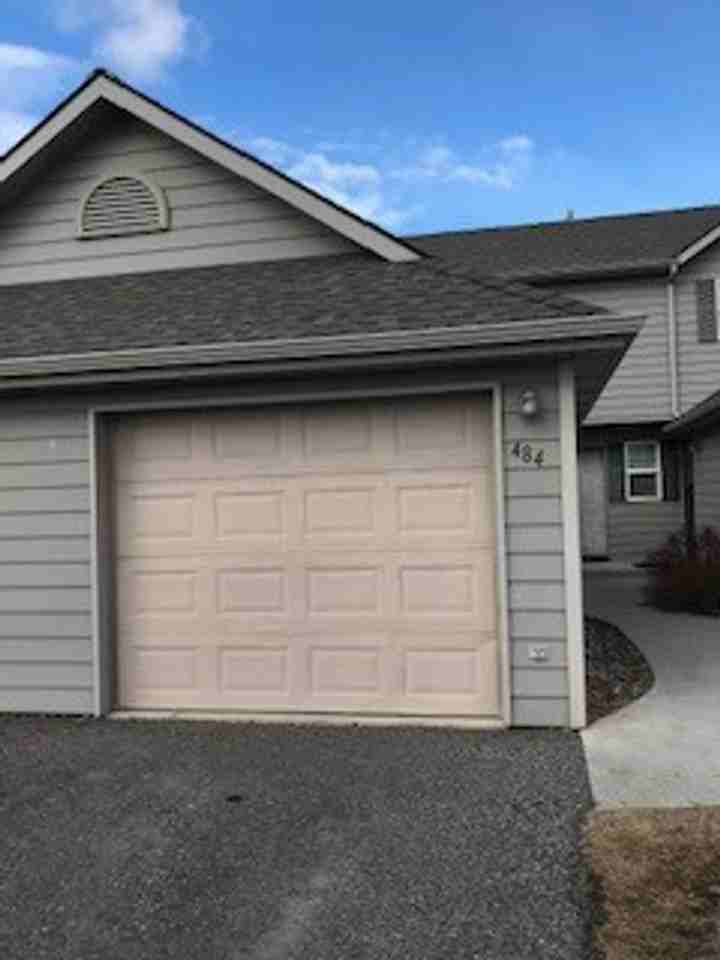 484 W Shore Dr - Photo 3 of 16